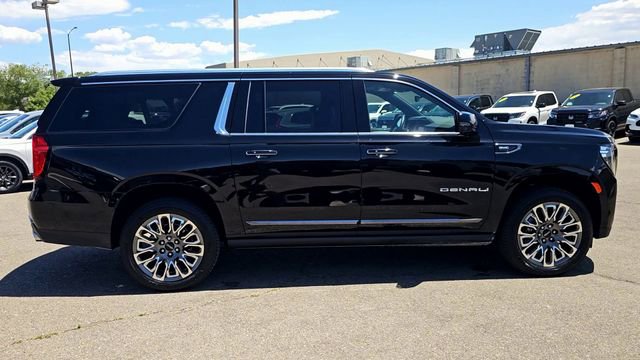 Used 2023 GMC Yukon XL Denali Ultimate AWD/4WD image 9
