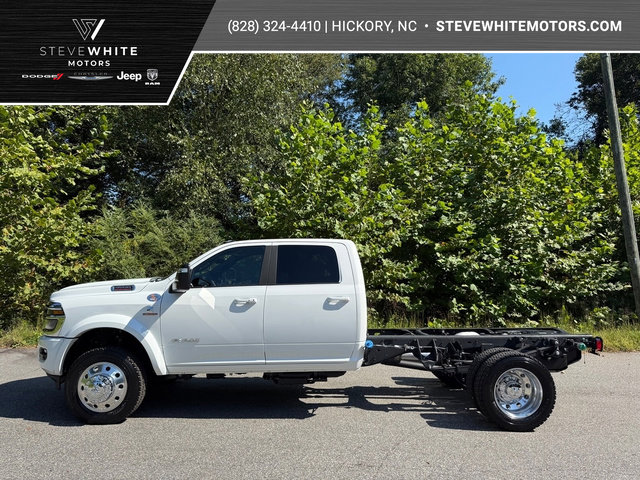 New 2026 RAM 4500 4x4 Crew Cab DRW image 1