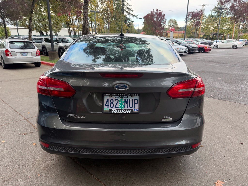 Used 2017 Ford Focus SE FWD image 5