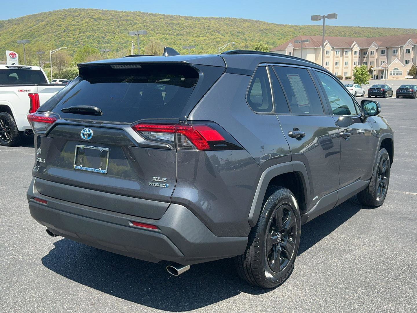Certified 2022 Toyota RAV4 XLE w/ Convenience Package AWD/4WD image 7