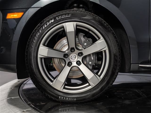 New 2025 Porsche Macan image 14