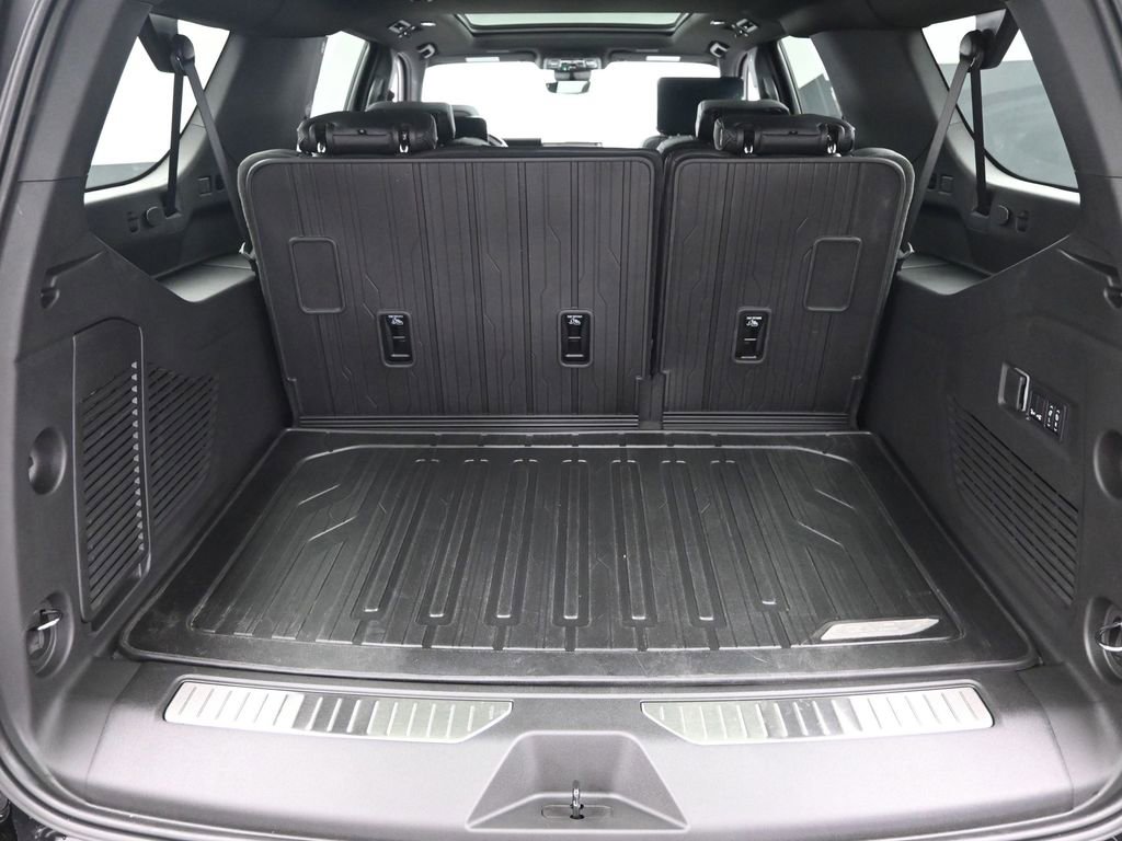 New 2026 GMC Yukon XL Denali w/ Denali Reserve Package image 10