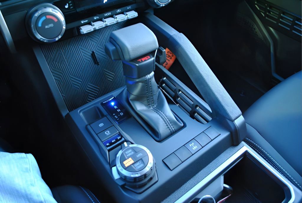 New 2025 Toyota Tacoma TRD Off-Road AWD/4WD image 15