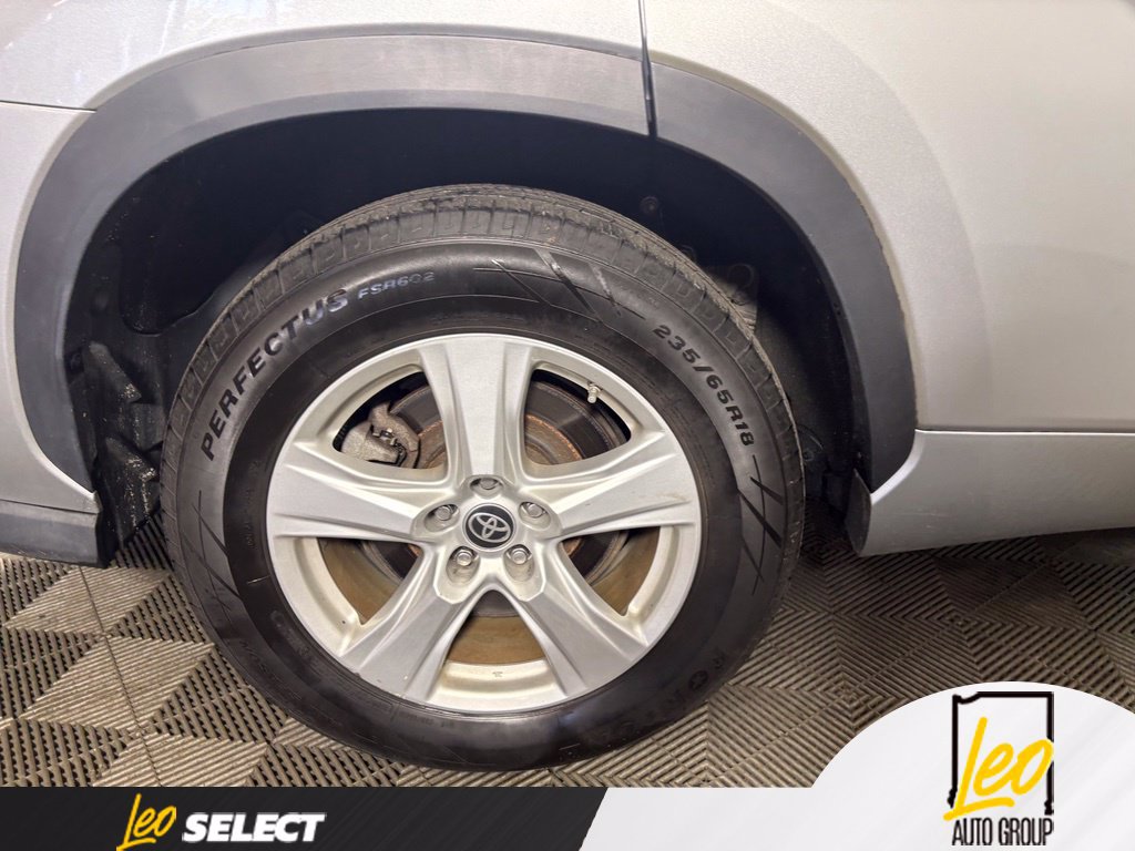 Used 2023 Toyota Highlander LE FWD image 26