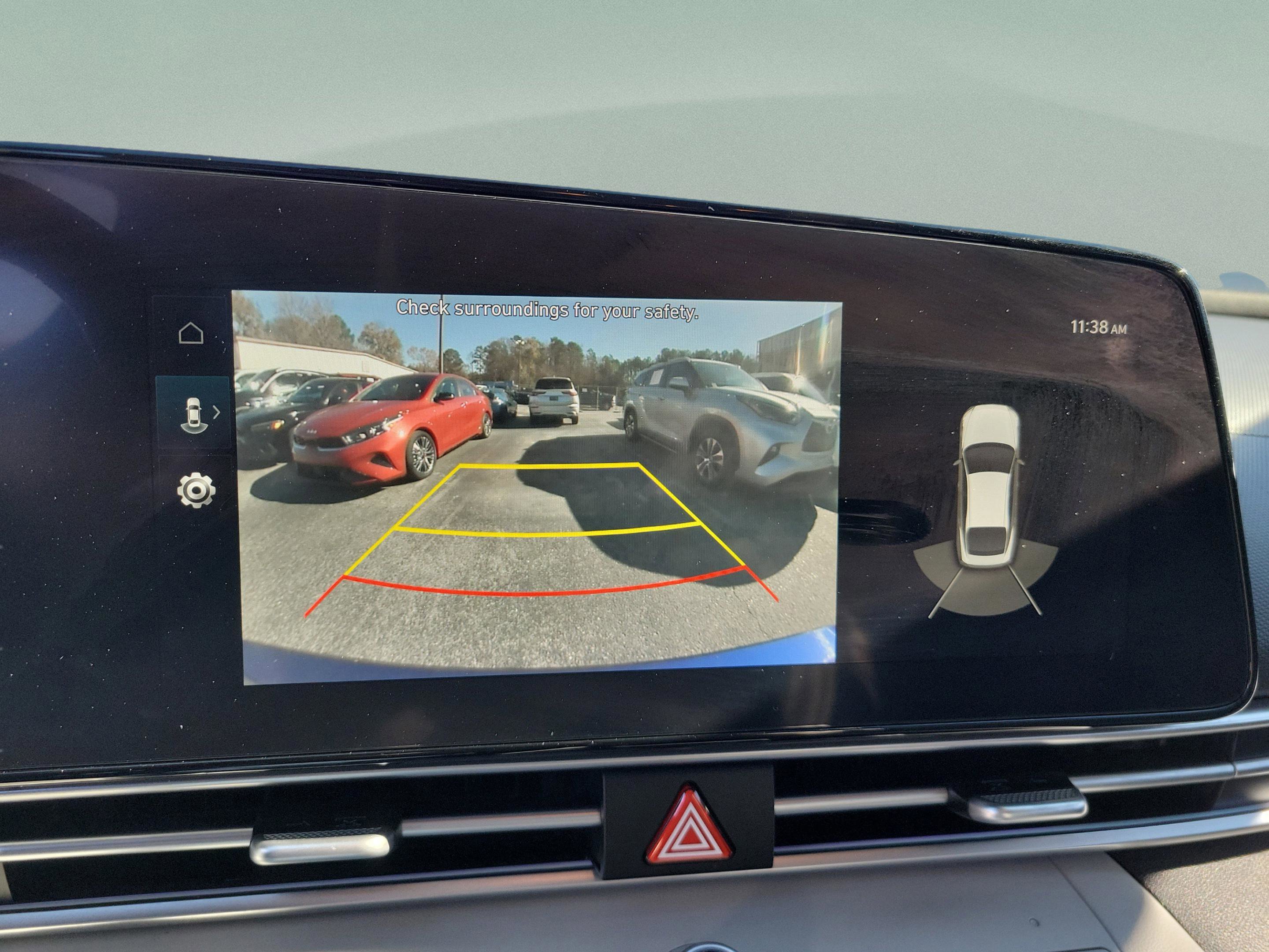 Used 2023 Hyundai Elantra Limited image 28