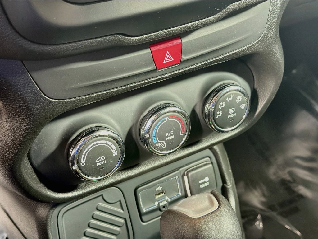 Used 2017 Jeep Renegade Sport w/ Power & Air Group FWD image 16