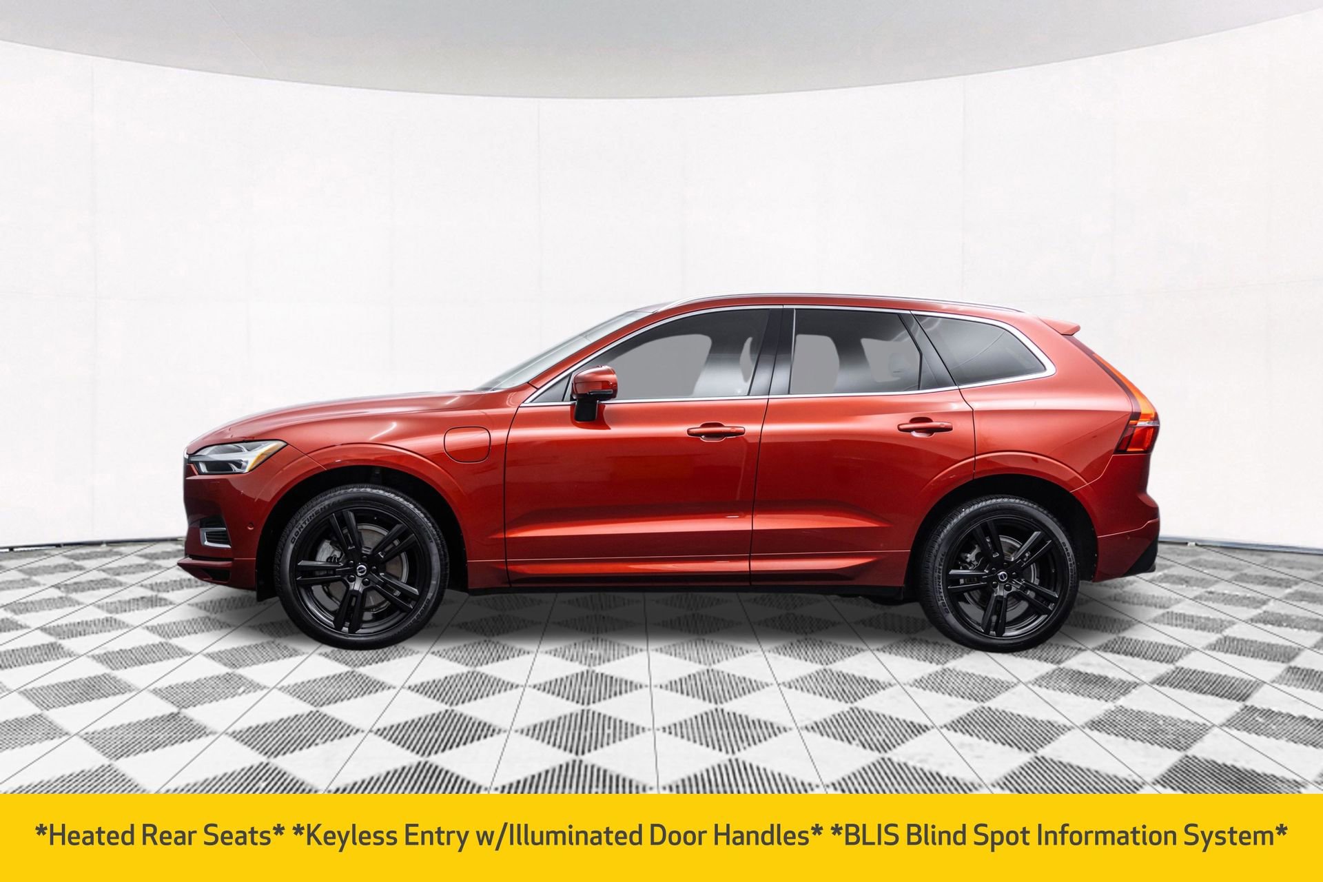 Used 2019 Volvo XC60 T8 Momentum w/ Advanced Package image 7