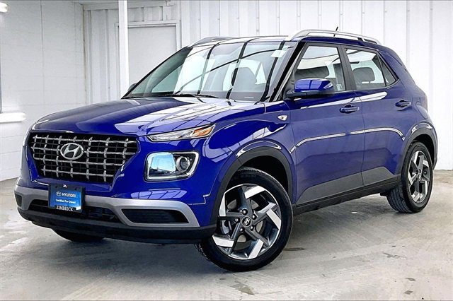 Used 2024 Hyundai Venue SEL image 2