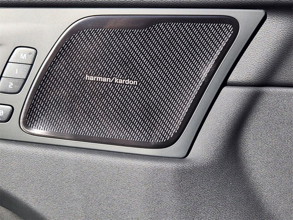 New 2026 Volvo XC60 B5 Plus w/ Climate Package image 5