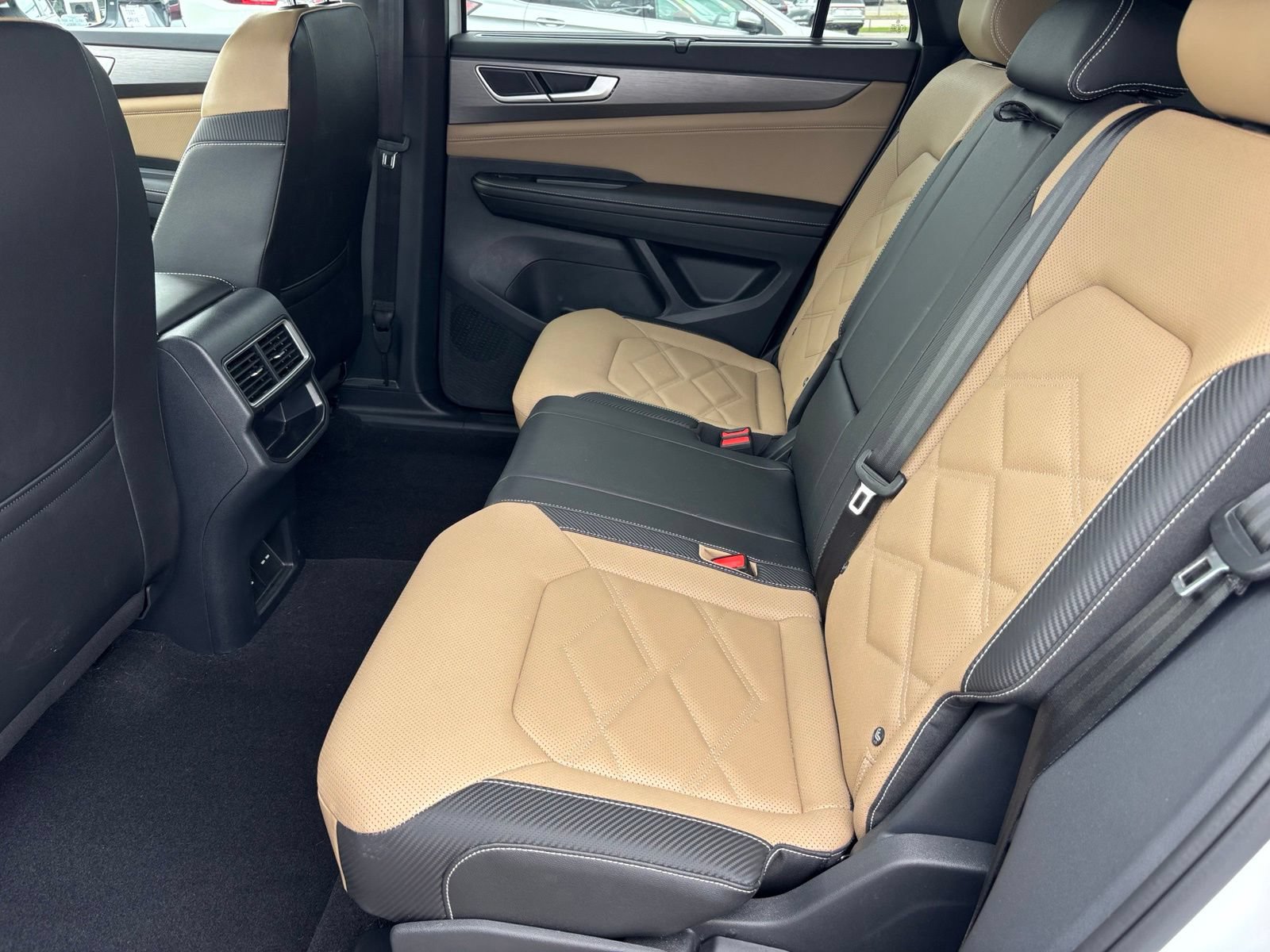 Used 2026 Volkswagen Atlas Cross Sport SE w/ Black Wheel Package FWD image 8