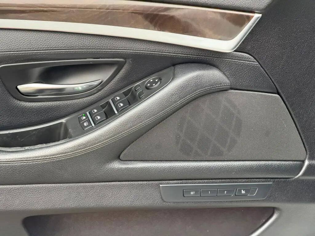 Used 2015 BMW 550i xDrive Sedan AWD/4WD image 24