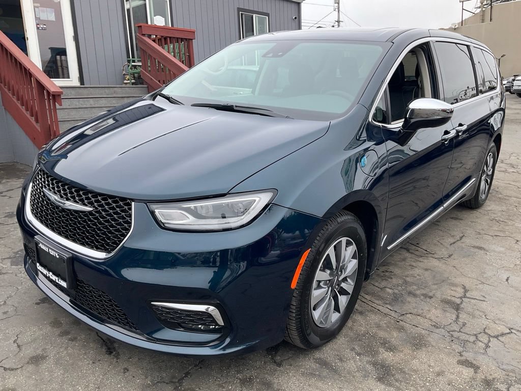 Used 2023 Chrysler Pacifica Limited FWD image 94