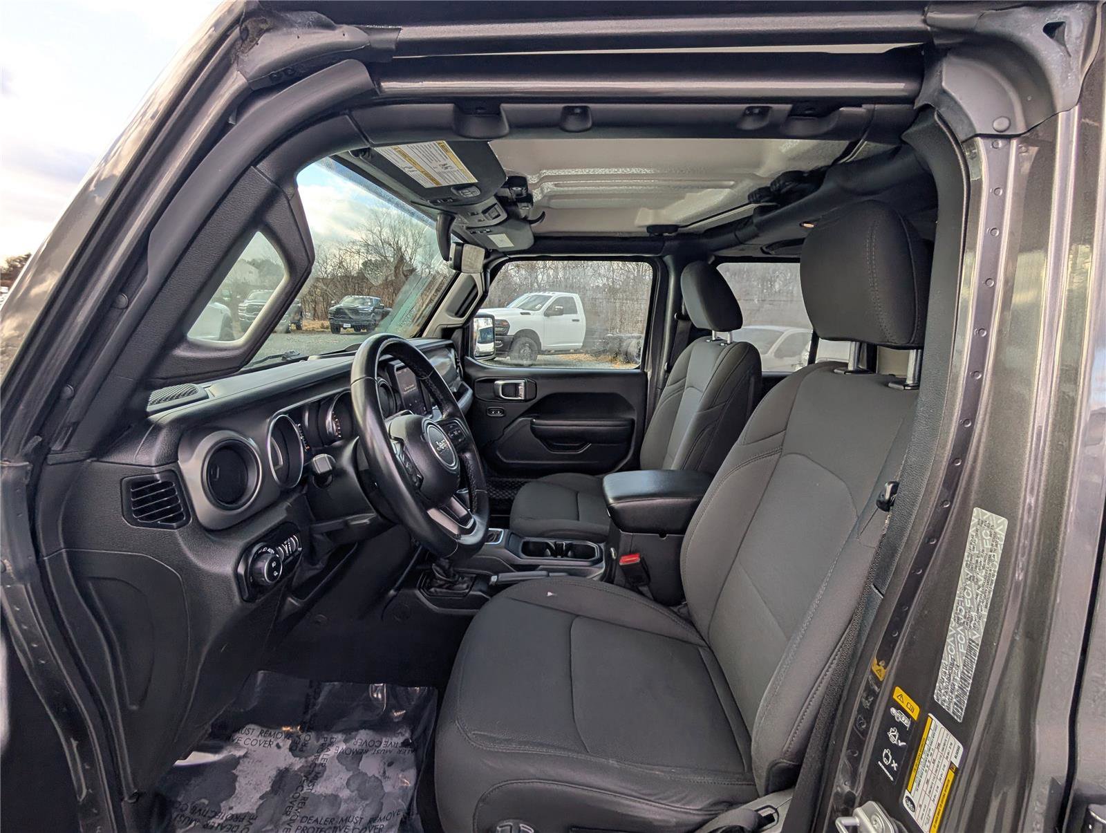 Used 2021 Jeep Gladiator Willys image 11