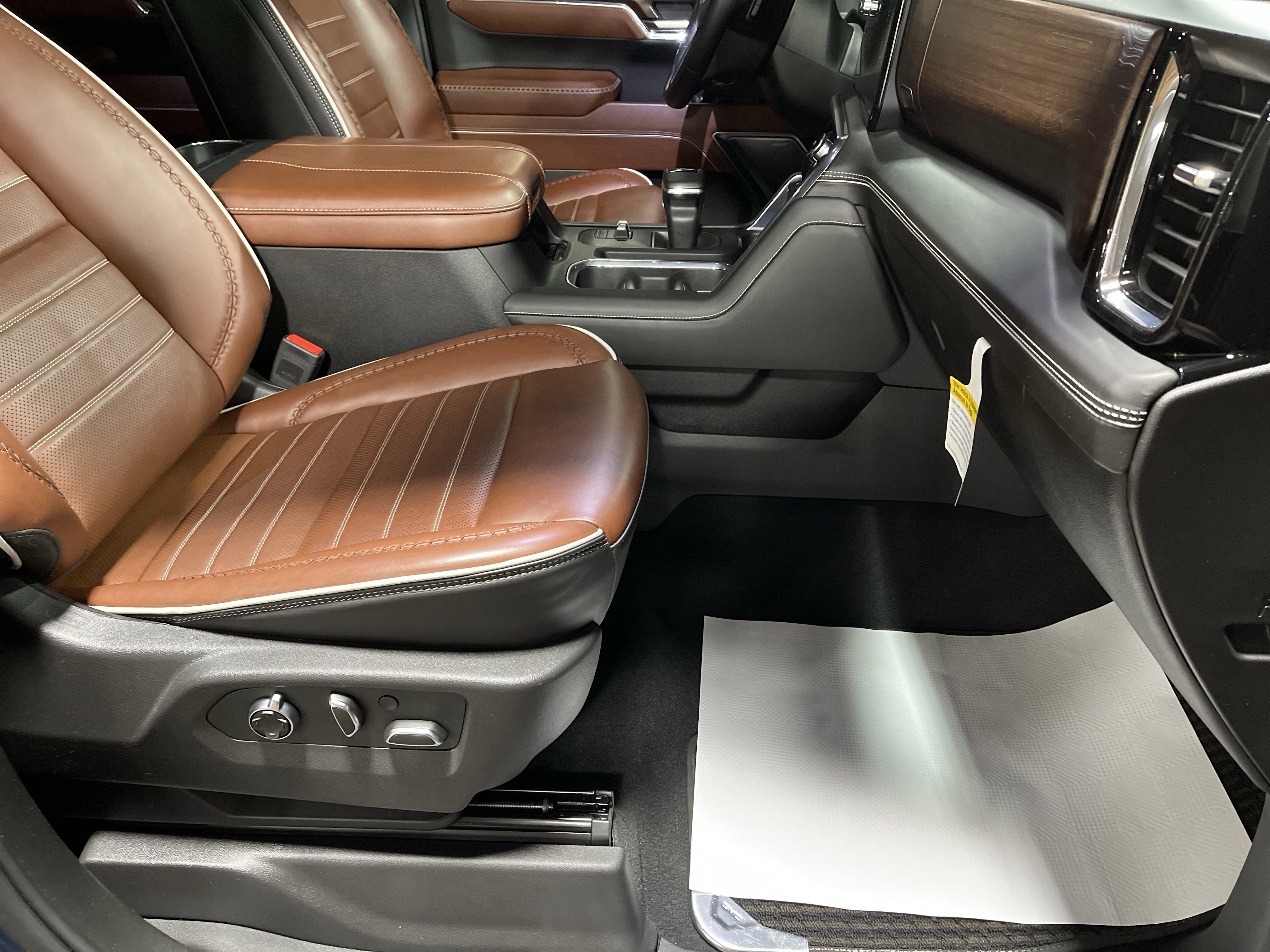 Used 2024 GMC Sierra 1500 Denali Ultimate image 16