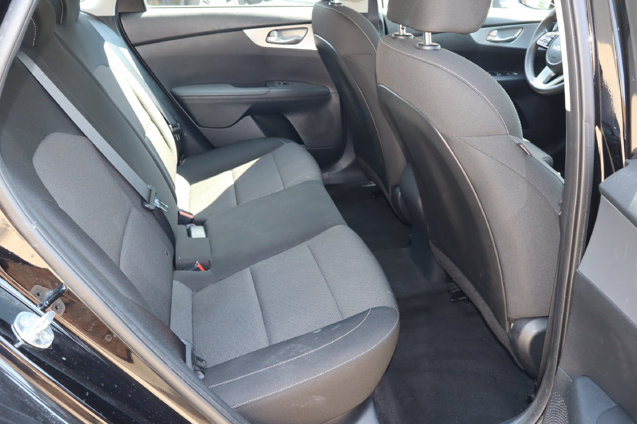 Used 2022 Kia Forte LXS FWD image 16