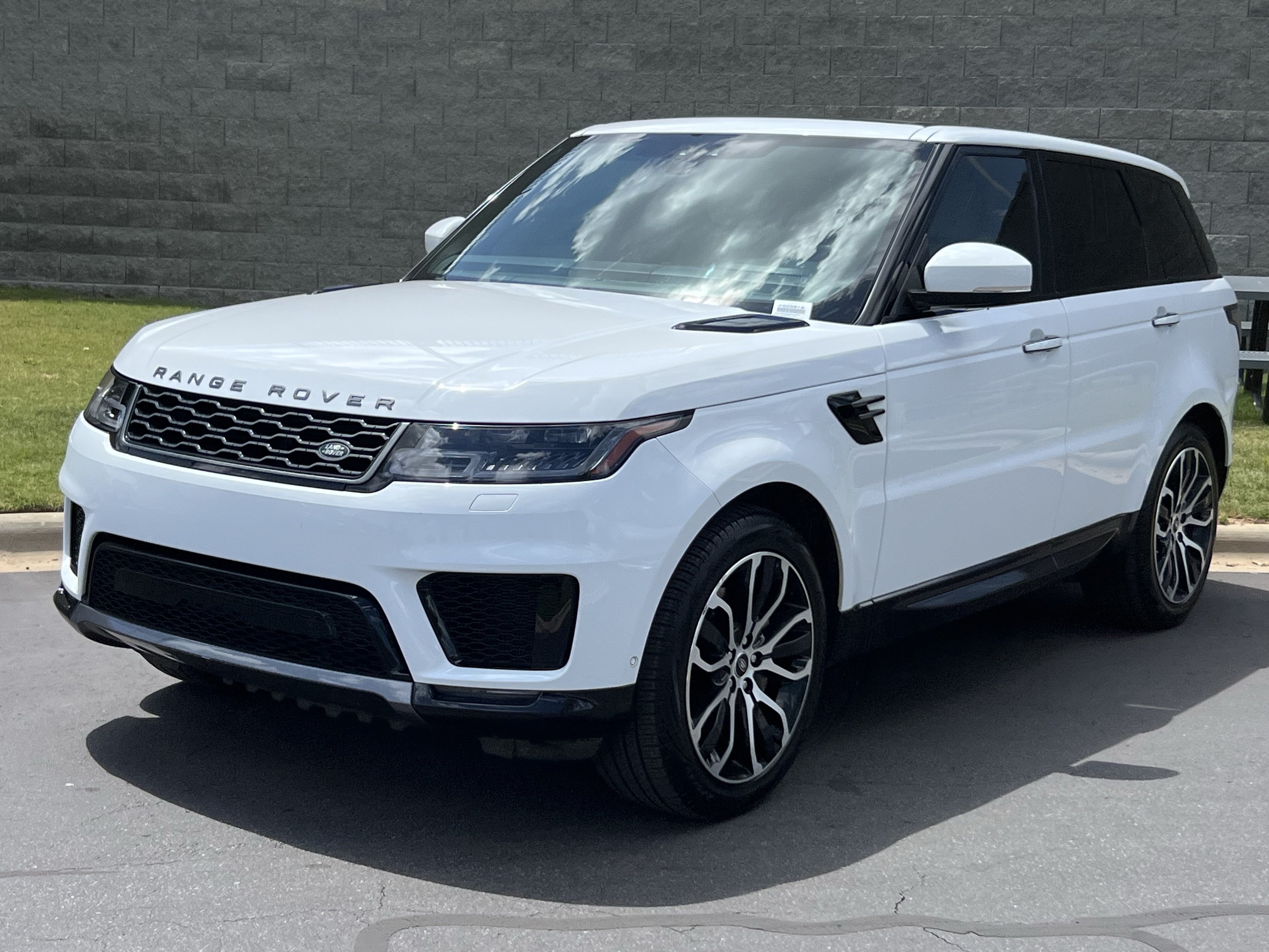 Used 2022 Land Rover Range Rover Sport HSE Silver Edition AWD/4WD image 2