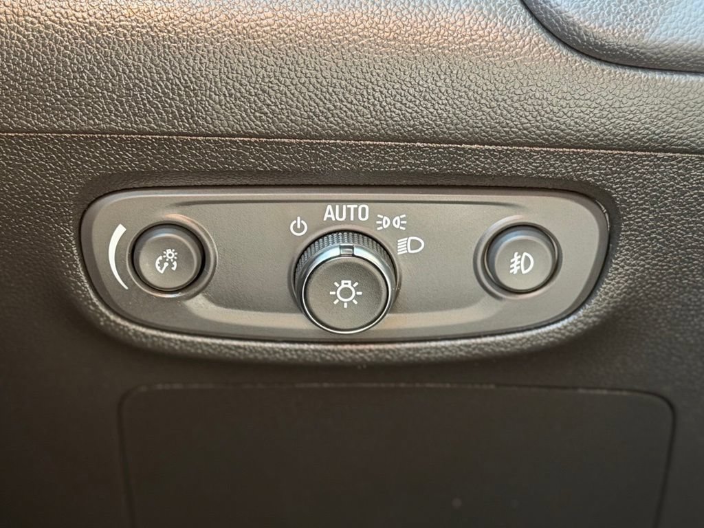 Used 2021 Buick Encore GX Select AWD/4WD image 23