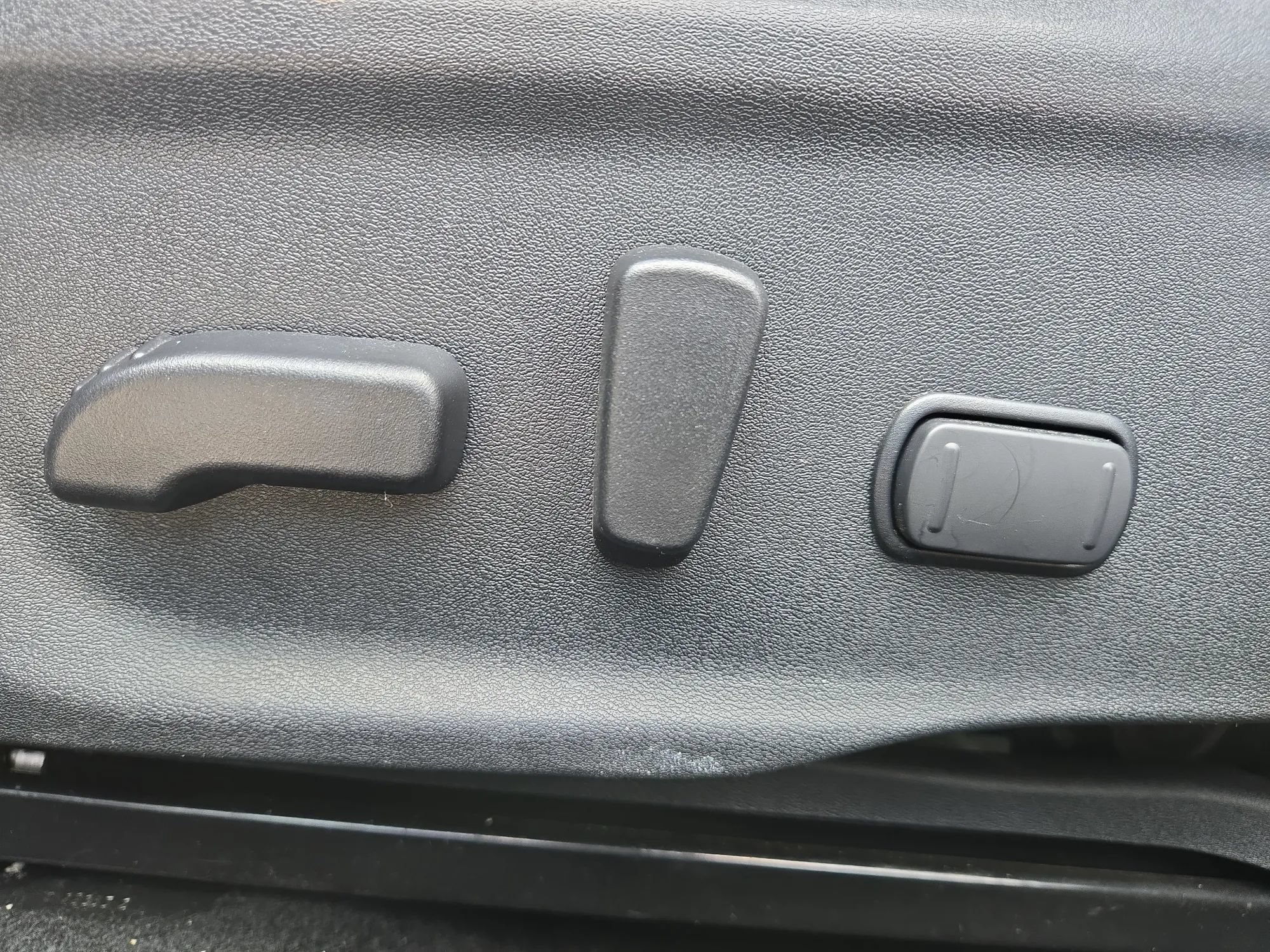 Used 2023 Nissan Sentra SR w/ SR Premium Package FWD image 17