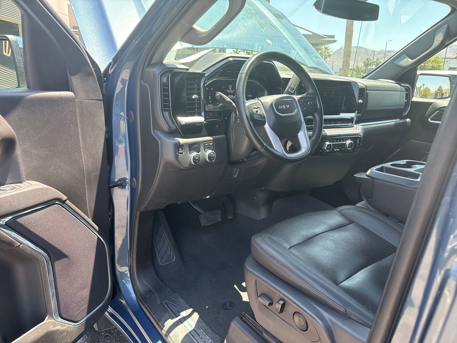 Used 2024 GMC Sierra 1500 SLT RWD image 9
