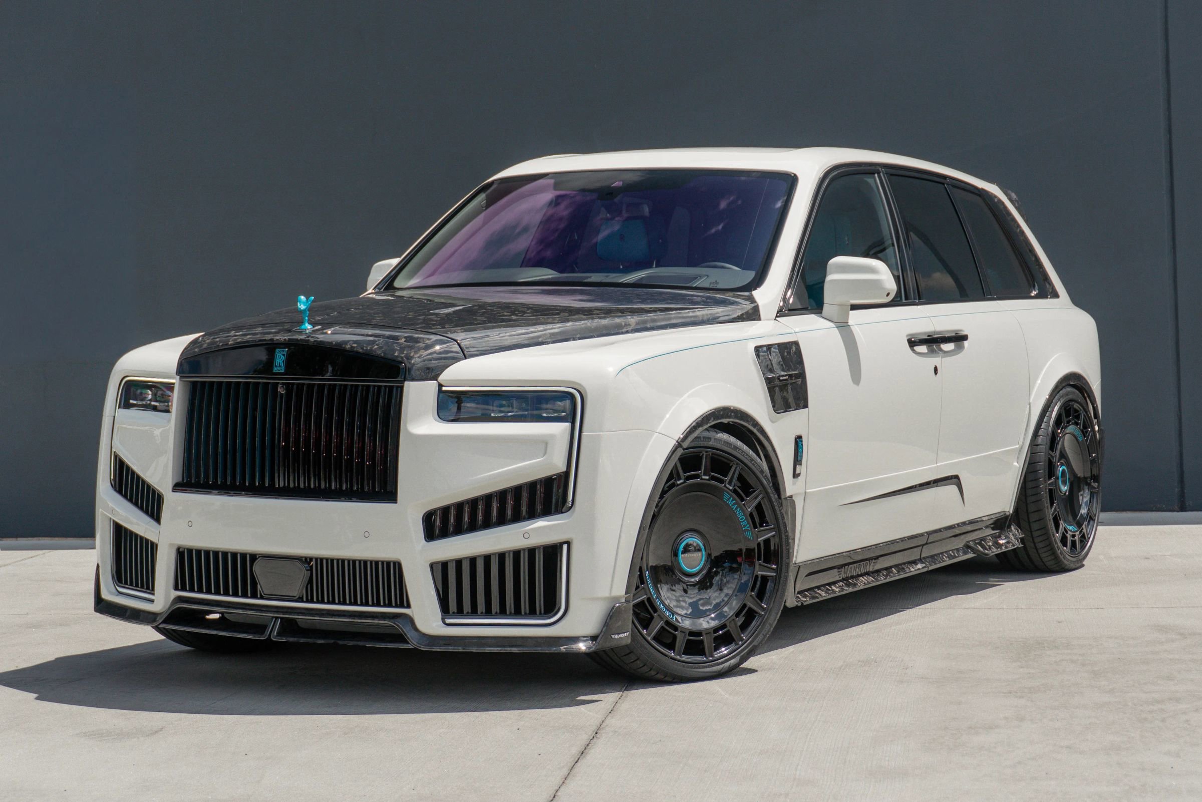 Used 2026 Rolls-Royce Cullinan AWD/4WD image 3