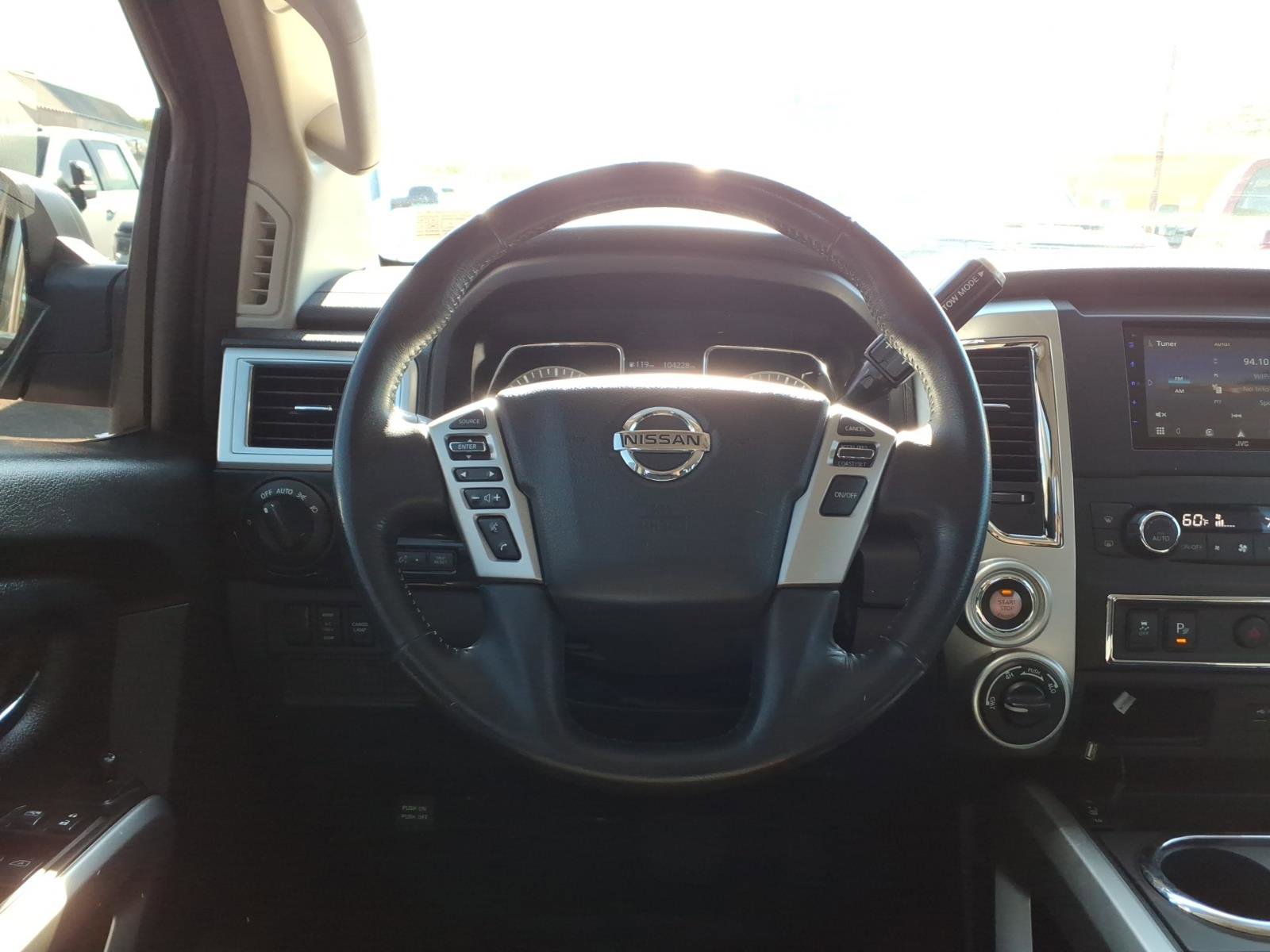 Used 2019 Nissan Titan SV w/ SV Convenience Package AWD/4WD image 15
