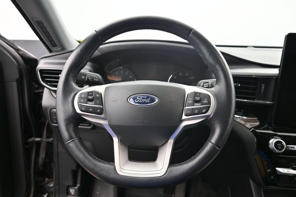 Used 2023 Ford Explorer Limited w/ Limited Technology Package AWD/4WD image 19