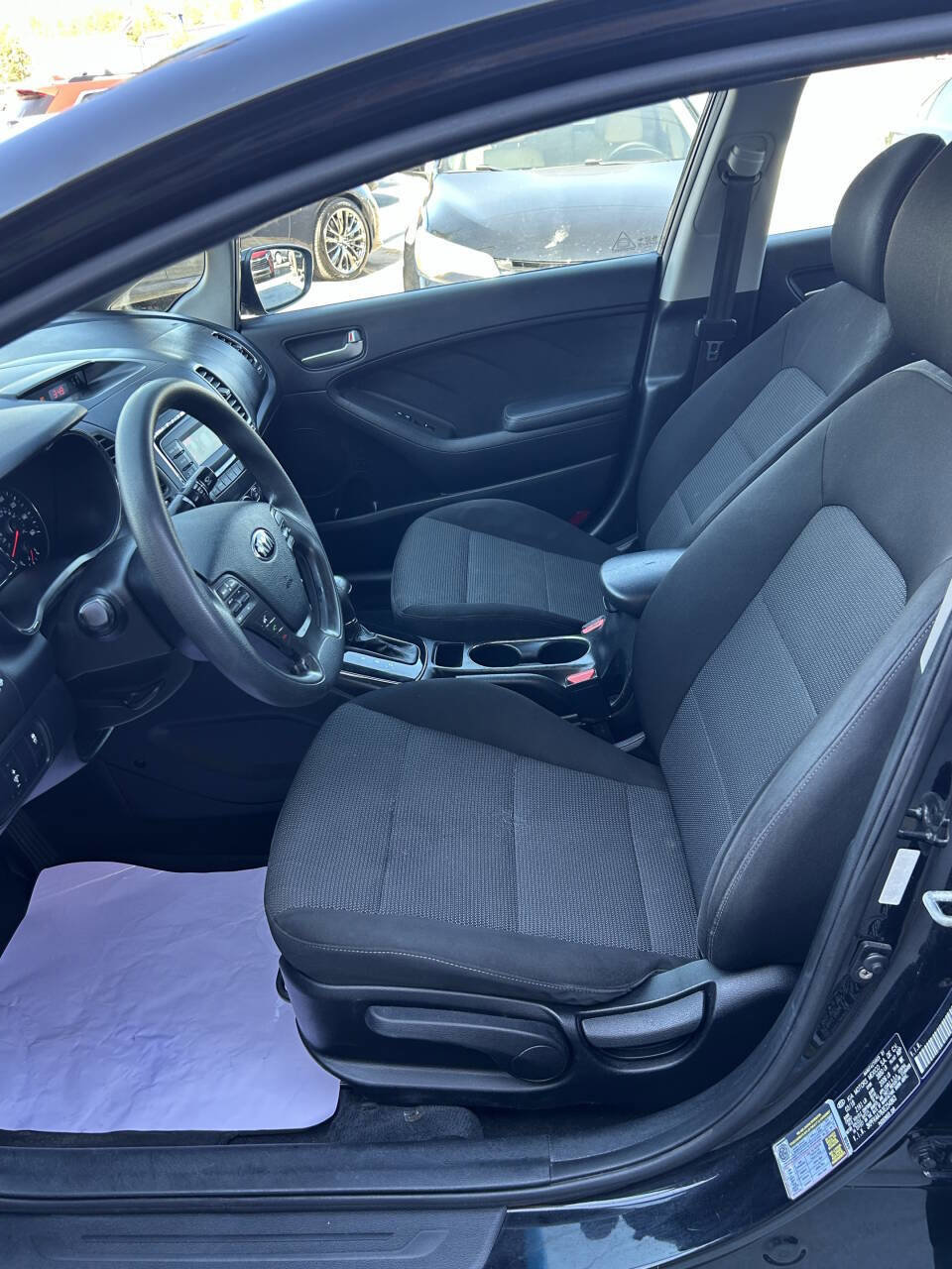 Used 2018 Kia Forte LX image 14