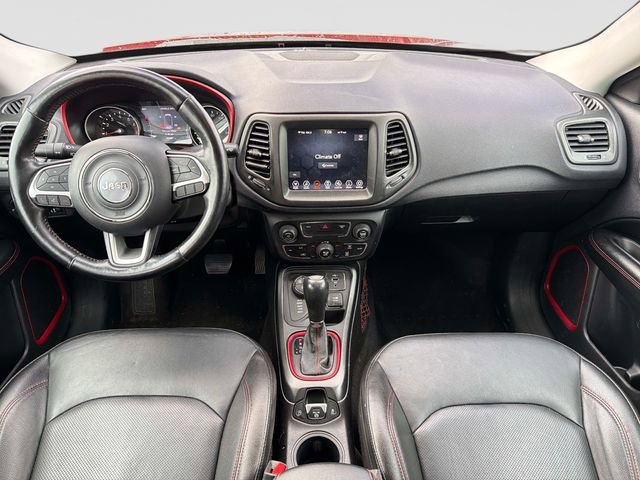 Used 2020 Jeep Compass Trailhawk w/ Leather Interior Group AWD/4WD image 17