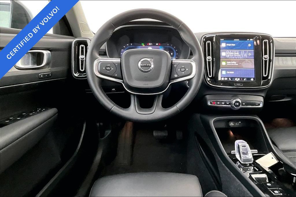 Used 2025 Volvo XC40 B5 Plus AWD/4WD image 6