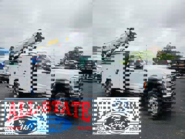 New 2024 Ford F550 4x4 Regular Cab Super Duty image 2