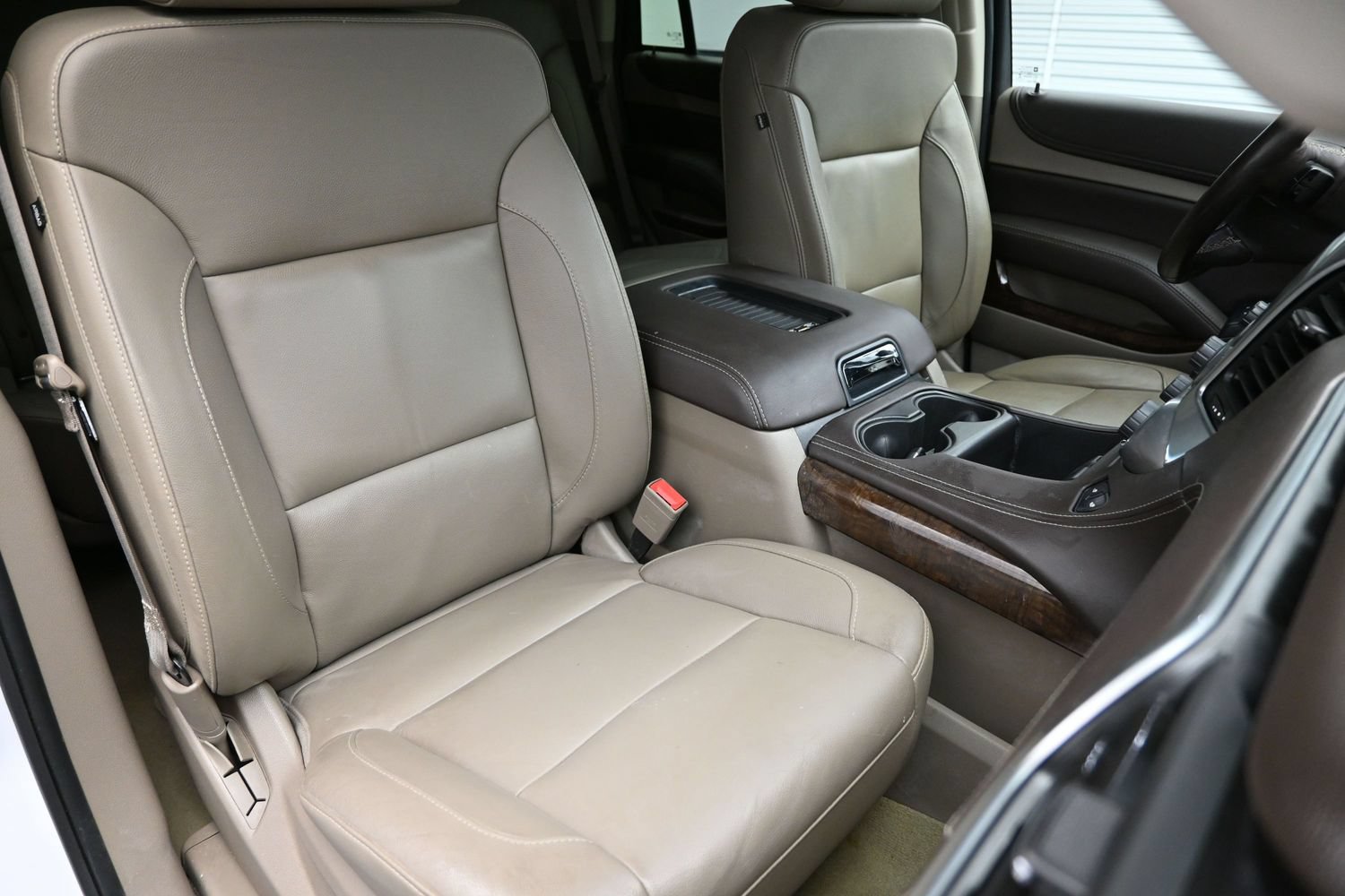 Used 2016 Chevrolet Tahoe LT w/ LT Signature Package RWD image 39