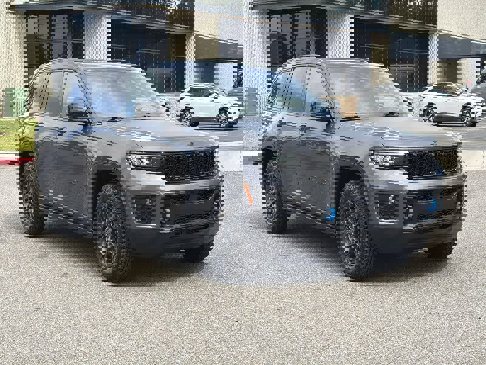 Used 2025 Jeep Grand Cherokee Trailhawk image 8