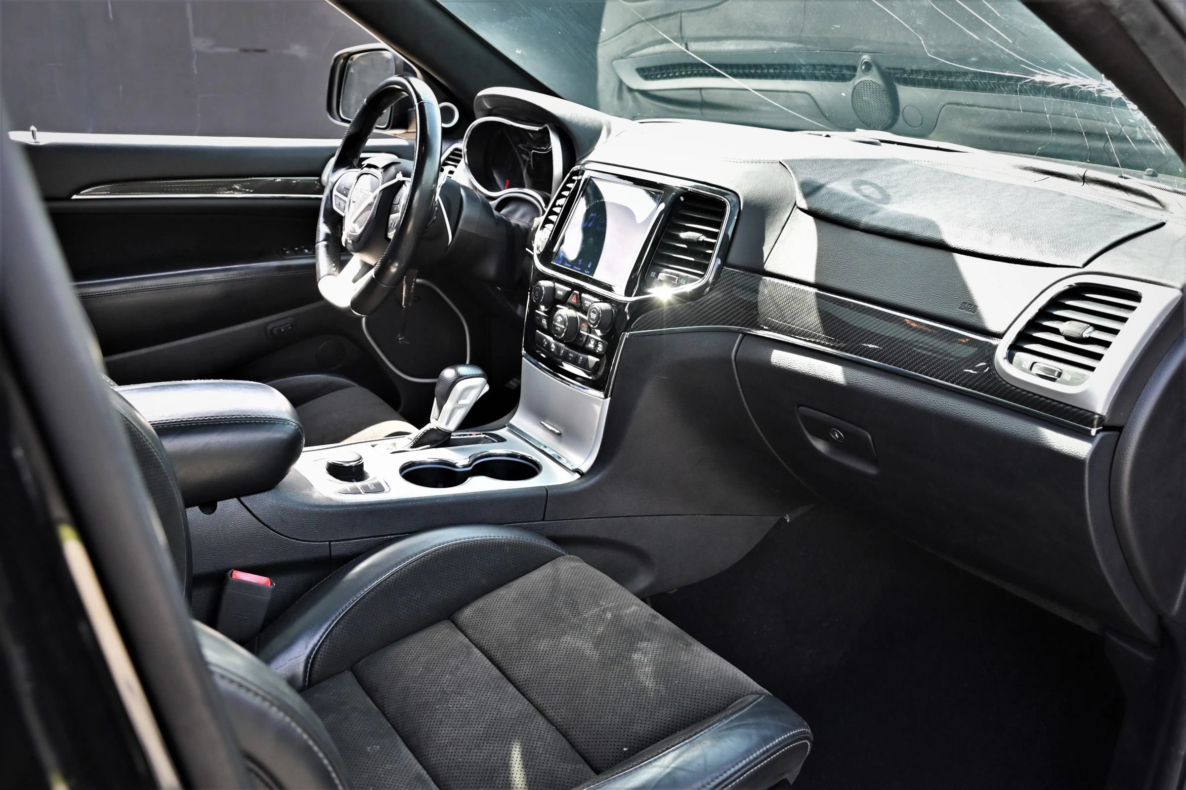 Used 2020 Jeep Grand Cherokee SRT AWD/4WD image 18