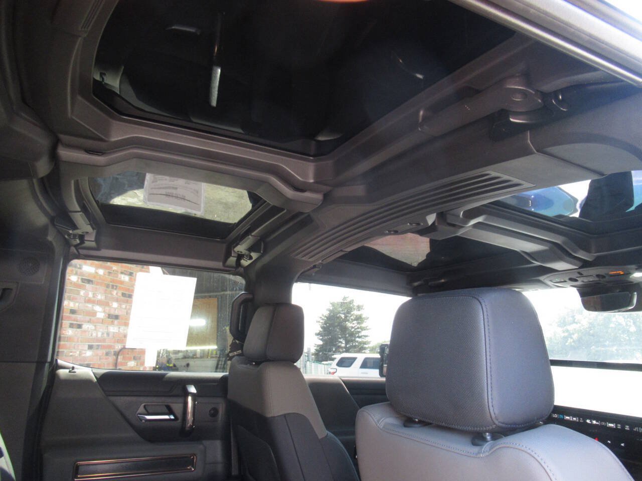 Used 2025 GMC Hummer EV 2X AWD/4WD image 18