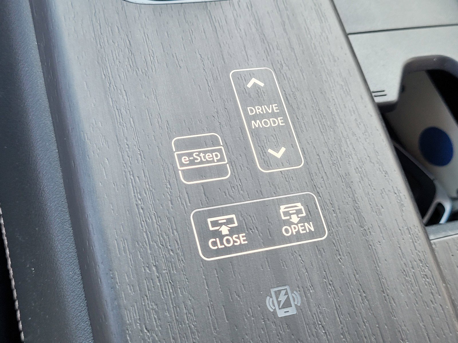 Certified 2024 Nissan Ariya FWD image 14