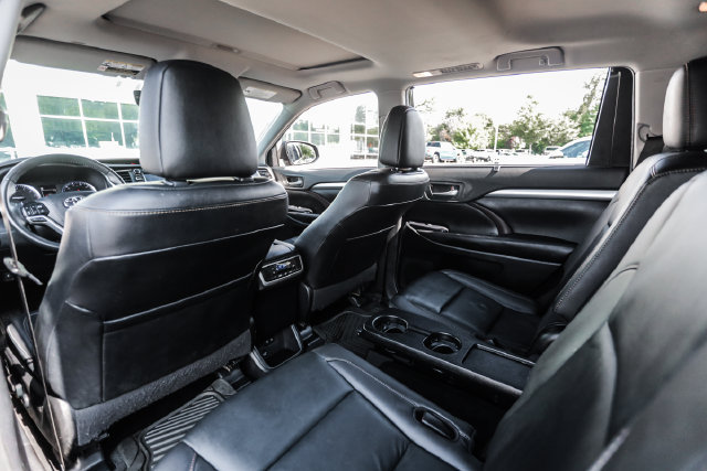 Used 2019 Toyota Highlander XLE AWD/4WD image 54