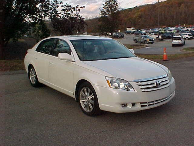 Used 2006 Toyota Avalon Limited image 25