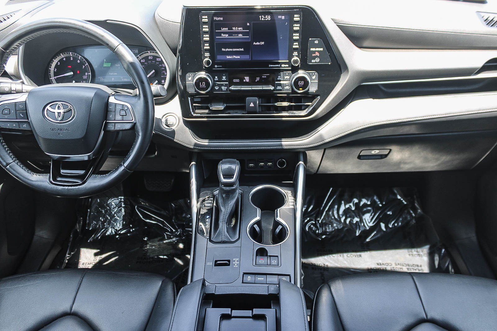 Used 2021 Toyota Highlander XLE FWD image 13