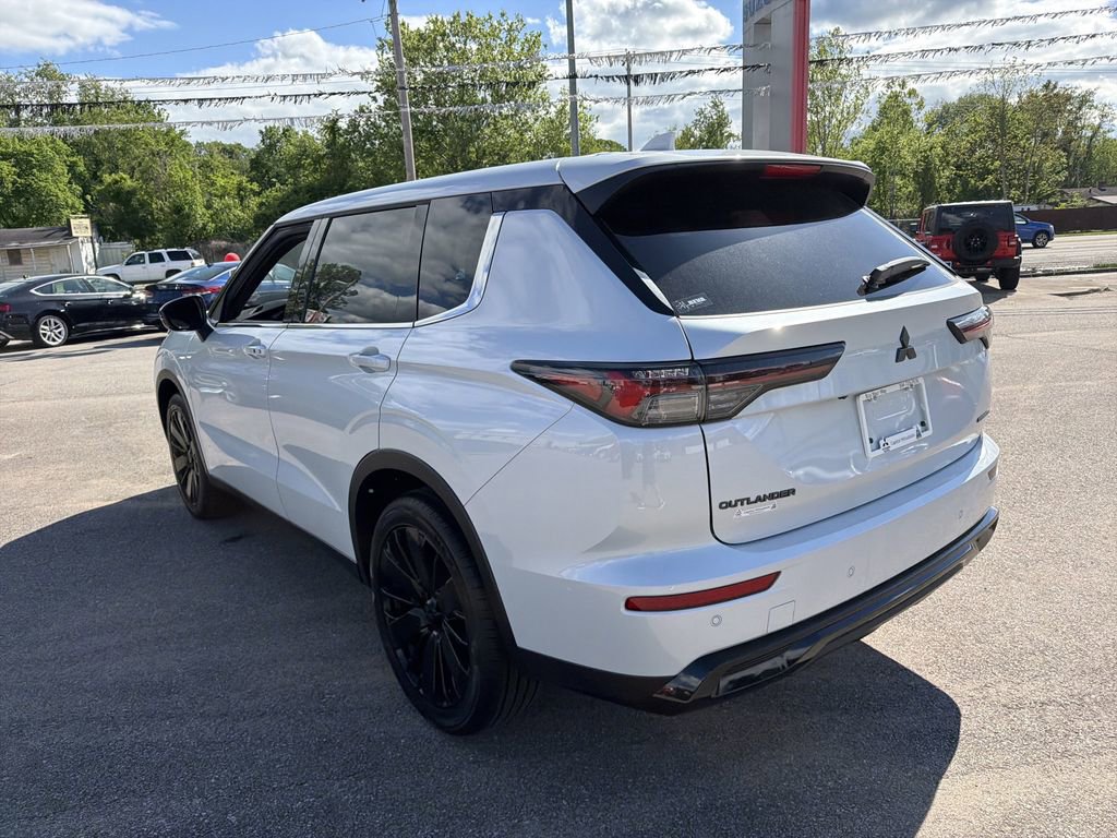 New 2026 Mitsubishi Outlander LE AWD/4WD image 8
