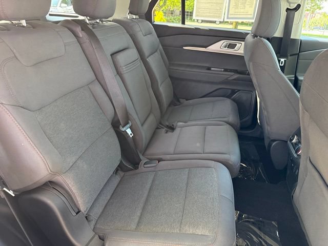Used 2025 Ford Explorer Active AWD/4WD image 15