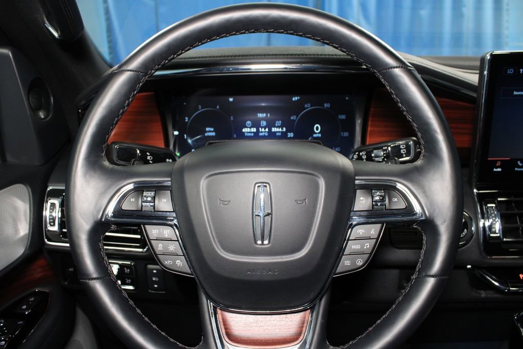 Used 2024 Lincoln Navigator L Reserve image 12