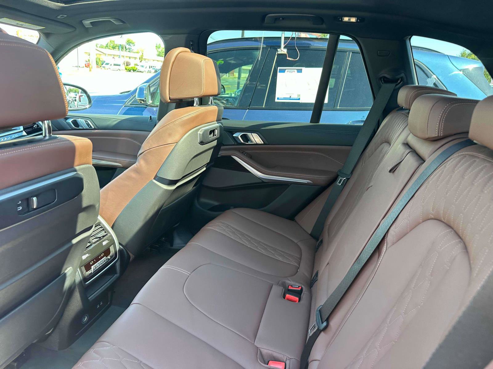 Used 2024 BMW X5 xDrive40i w/ M Sport Package image 9