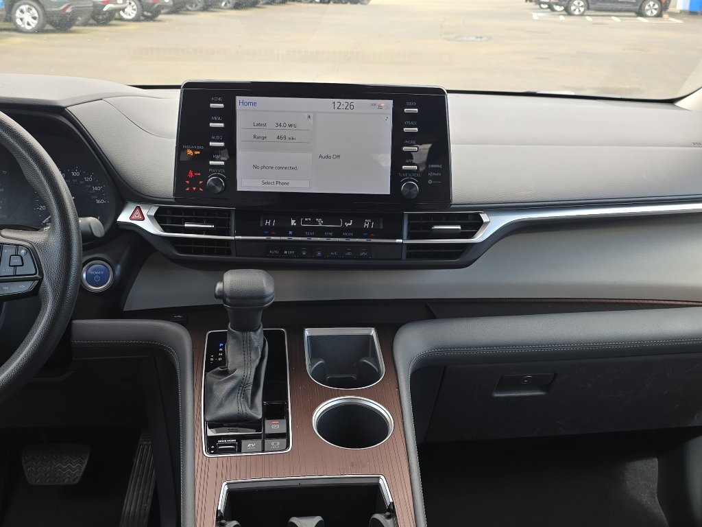 Certified 2024 Toyota Sienna LE FWD image 23