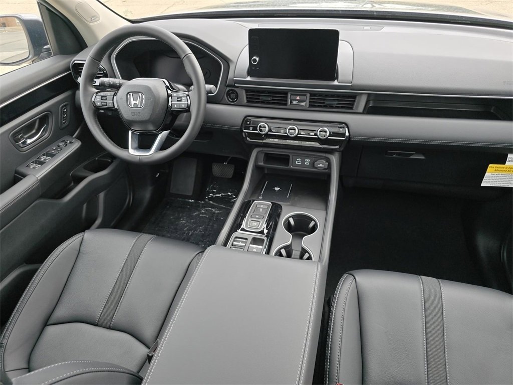 New 2025 Honda Pilot Touring image 24