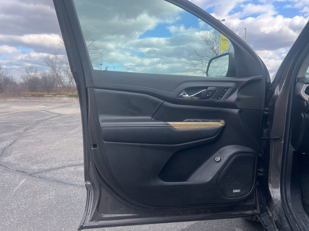 Used 2019 GMC Acadia Denali w/ Technology Package image 8