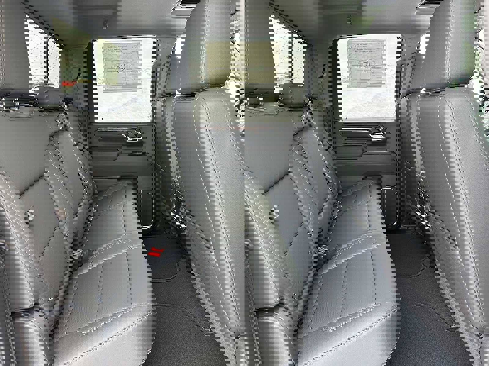 New 2026 GMC Sierra 2500 SLT w/ SLT Convenience Package image 12