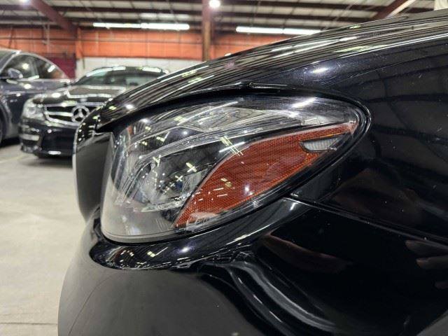 Used 2017 Mercedes-Benz E 400 4MATIC Wagon image 16