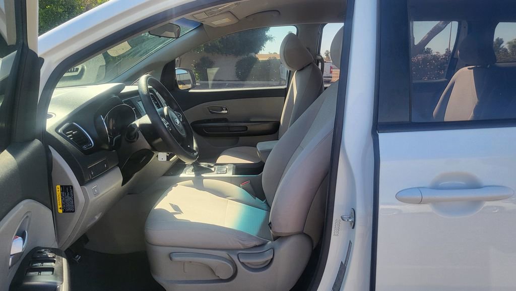 Used 2018 Kia Sedona L image 23