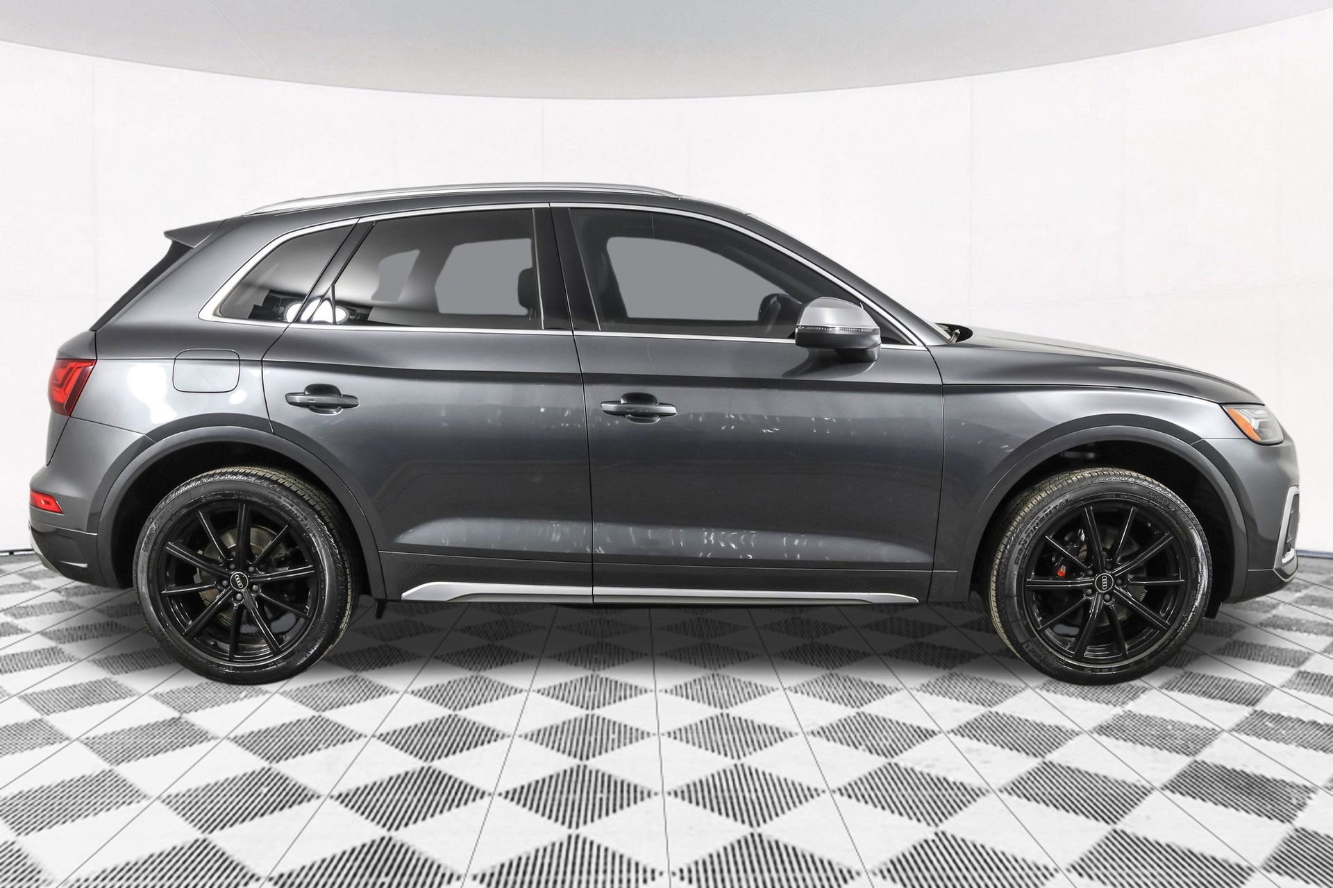 Used 2023 Audi SQ5 Premium w/ Convenience Package image 16