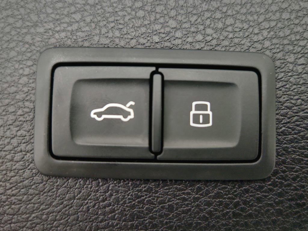 Used 2022 Audi SQ5 Premium w/ Convenience Package AWD/4WD image 33